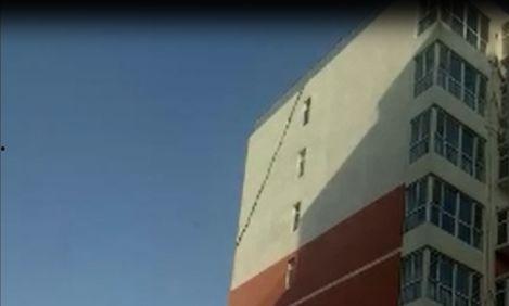 济南楼顶爆料案件最新,惊曝高空惊魂，真相即将揭晓  第3张